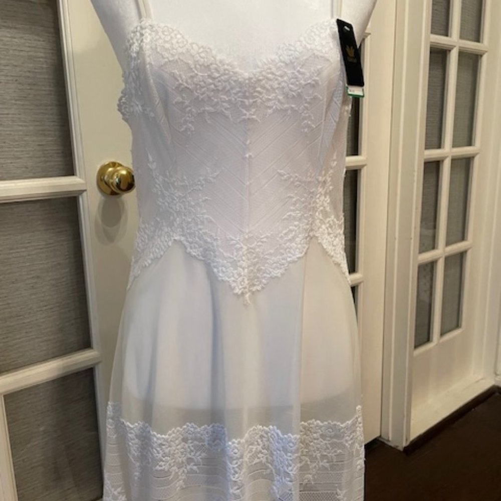Wacaol  Lingerie White with Lace Slip Chemise Size Large, New With Tags